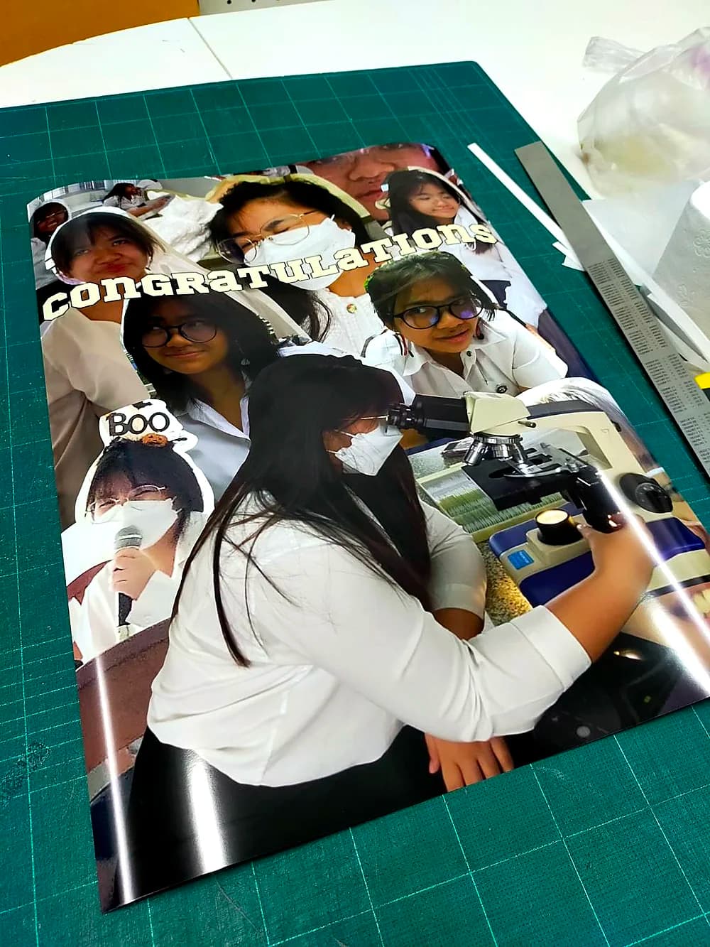 ตัวอย่างงานพิมพ์โปสเตอร์แสดงความยินดีกับนักศึกษาวิทยาศาสตร์